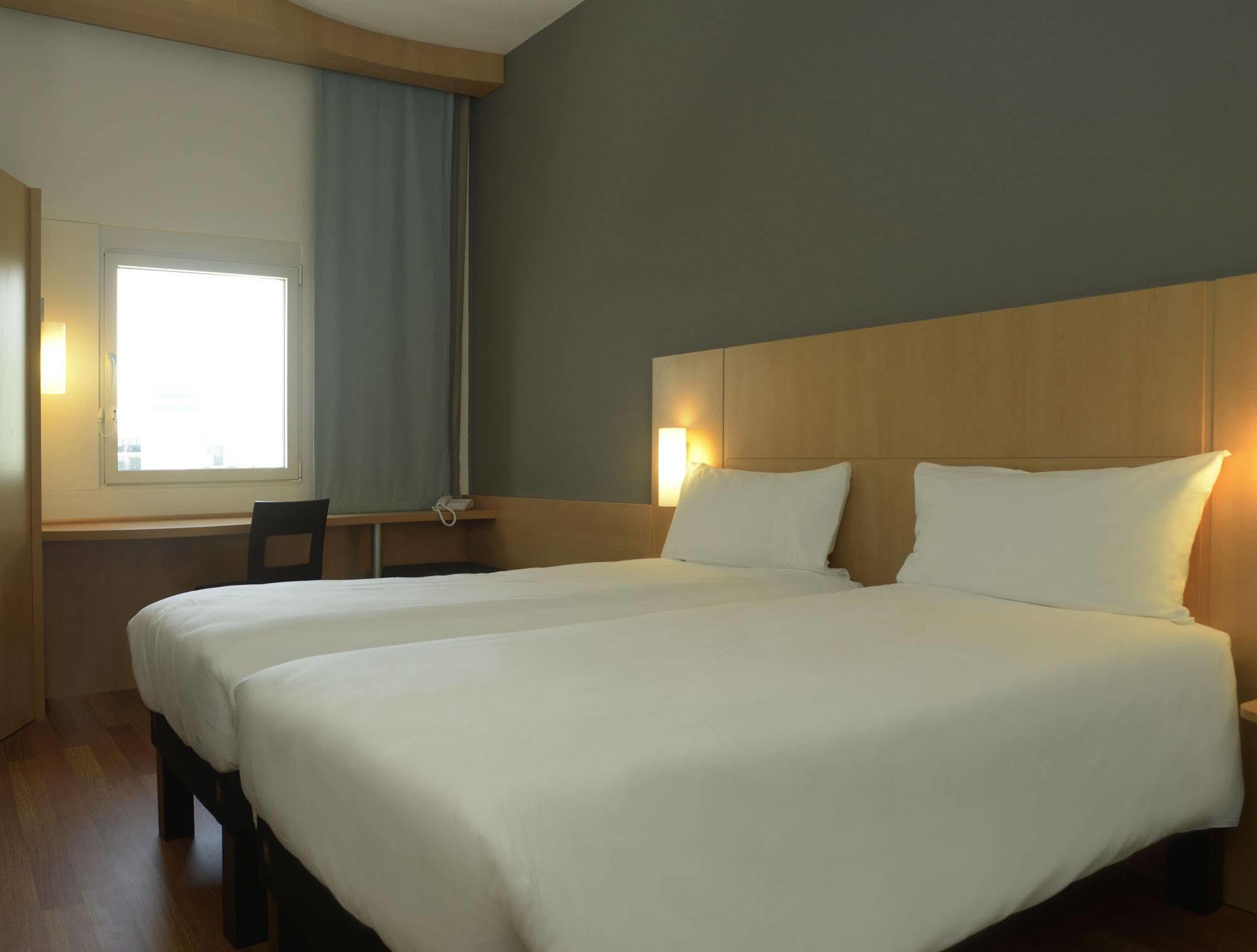 ไอบิส ลิสบัว ปาร์เก ดาส นาซอยส์ Hotel ลิสบอน ภายนอก รูปภาพ